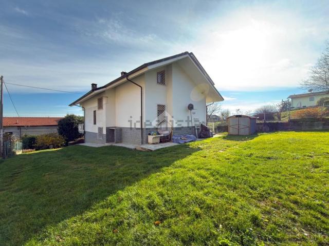 Case e ville in vendita di 213 m² in Via Villanova, 32