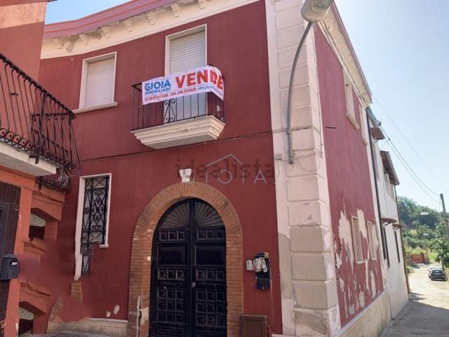 Case e ville in vendita di 2148 m² in Via Sottotenente Montano, 53