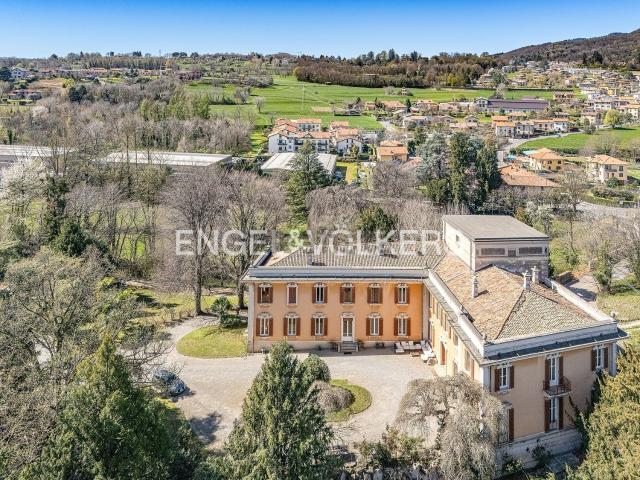 Case e ville in vendita di 2140 m² in Via Lega Lombarda