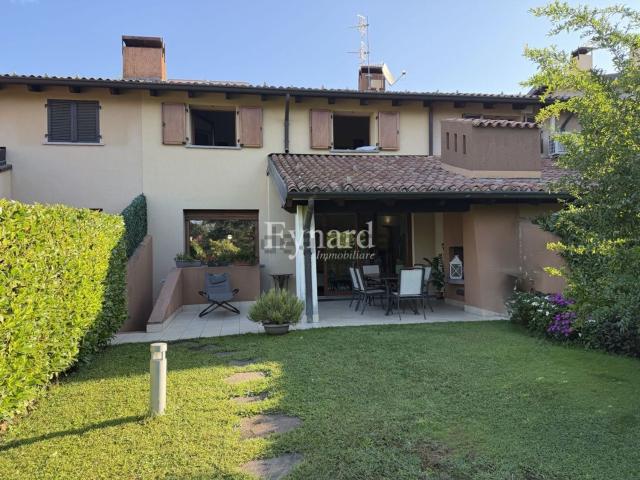 Case e ville in vendita di 214 m²