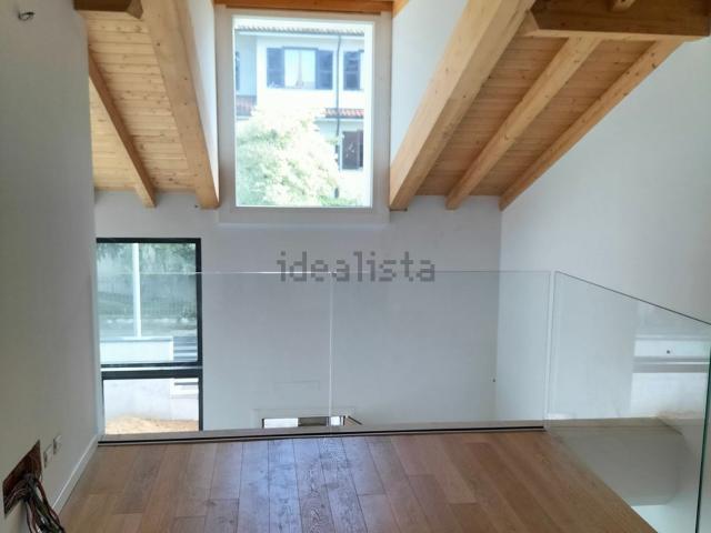 Case e ville in vendita di 214 m² in Via Cadorna Fratelli Bandiera