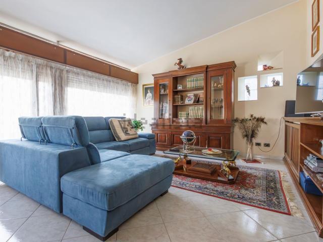 Case e ville in vendita di 214 m² in Via Dante Alighieri, 7