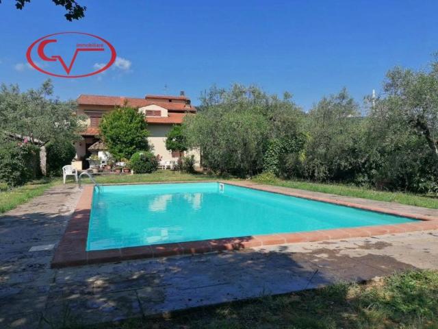 Case e ville in vendita di 214 m² in Via di Gaville
