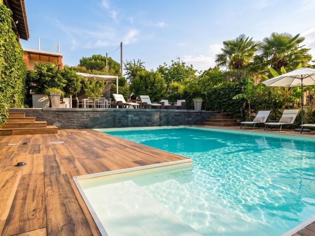 Case e ville in vendita di 214 m² in Via Vaccarini, 40