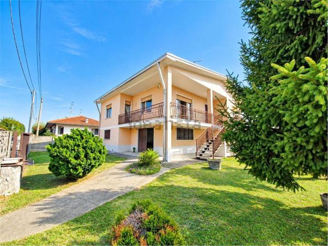 Case e ville in vendita di 214 m² in Via Venezia