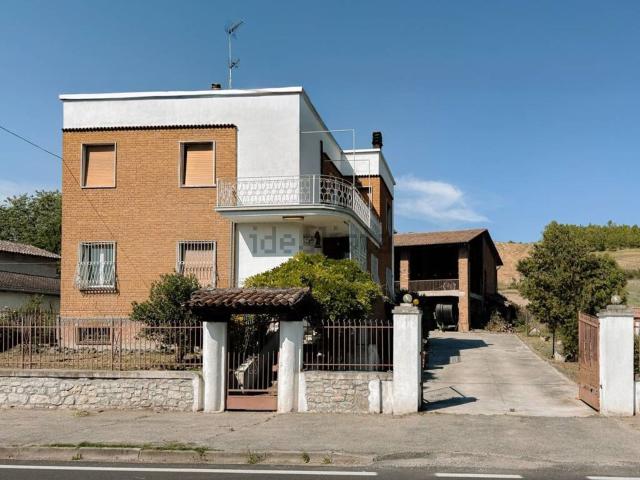 Case e ville in vendita di 214 m² in Località Cà Gallini, 29