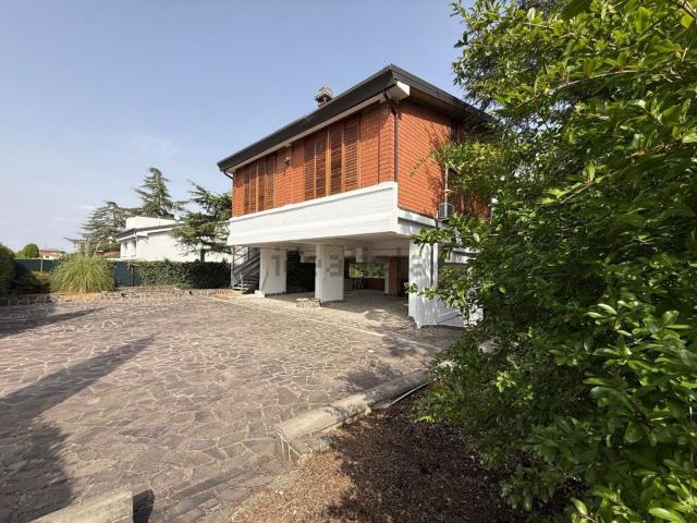 Case e ville in vendita di 215 m²