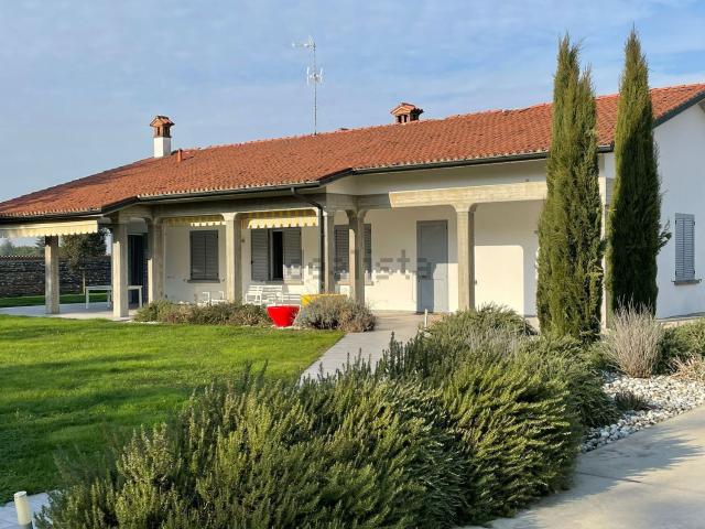 Case e ville in vendita di 215 m²