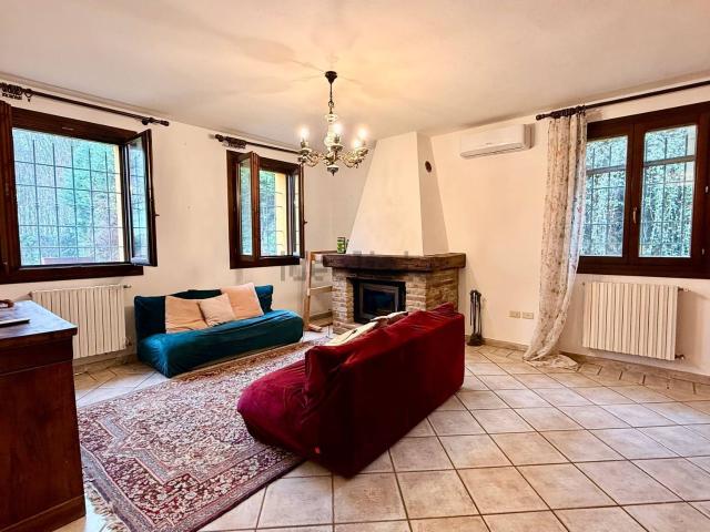 Case e ville in vendita di 215 m²