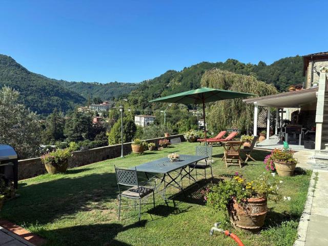 Case e ville in vendita di 215 m²