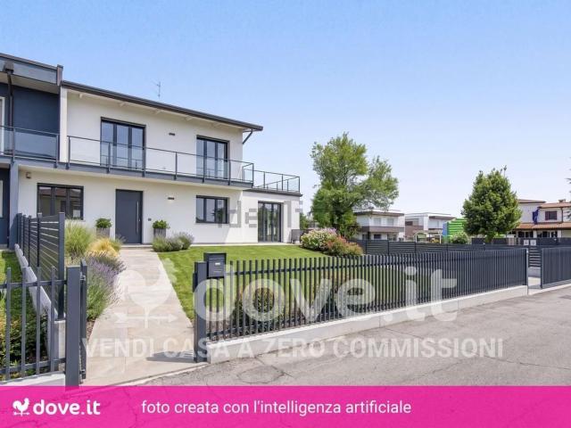 Case e ville in vendita di 215 m² in Via C. Abba, 5