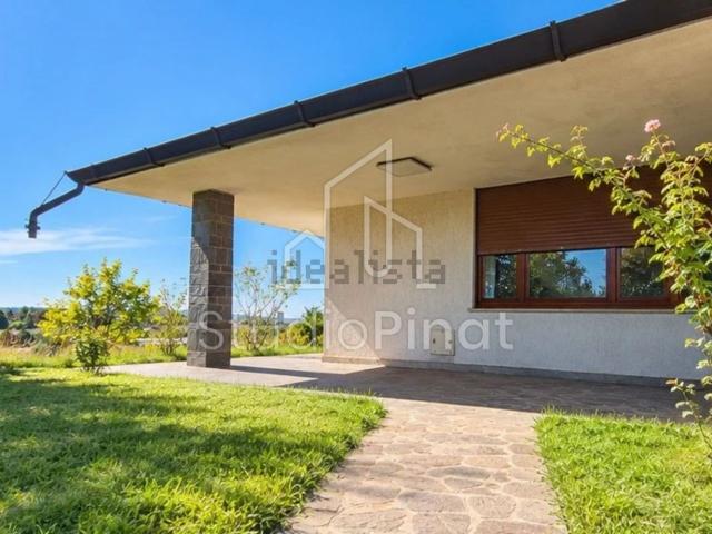 Case e ville in vendita di 215 m² in Via Colle di Coot
