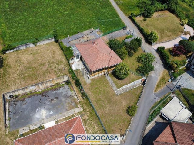 Case e ville in vendita di 215 m² in Via Don Giovan Maria Moraschi
