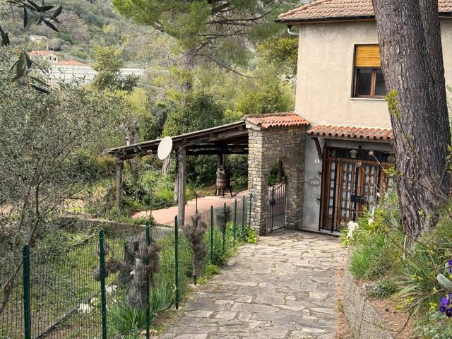 Villetta indipendente in vendita di 215 m² in Via XX Settembre