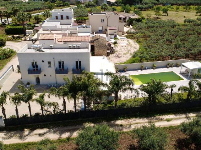 Case e ville in vendita di 215 m² in Via Loria, 7