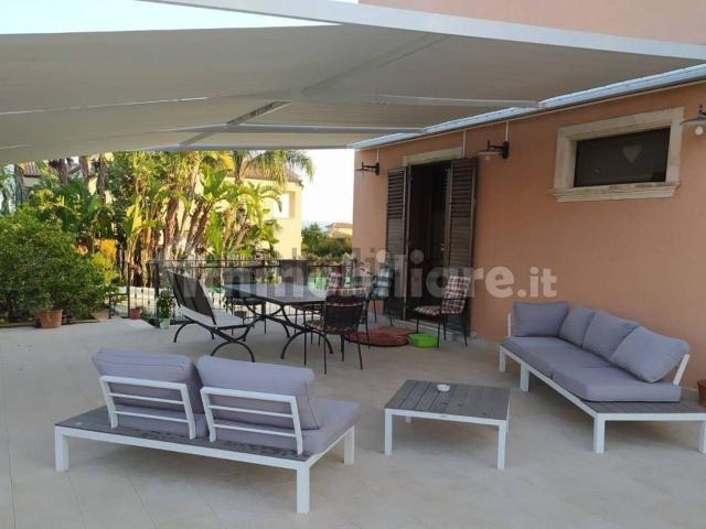 Case e ville in vendita di 215 m² in Via Pietro Fillioley