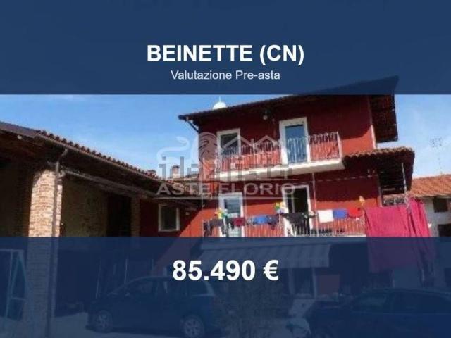Case e ville in vendita di 215 m² in Via Vecchia di Pianfei, 57