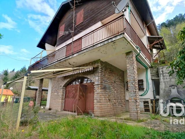 Case e ville in vendita di 215 m² in Località Temossi Soria, 44