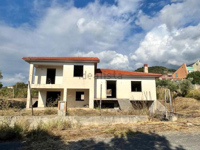 Case e ville in vendita di 215 m² in Località Piane, 6