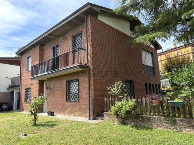 Case e ville in vendita di 216 m² in Via Predosa