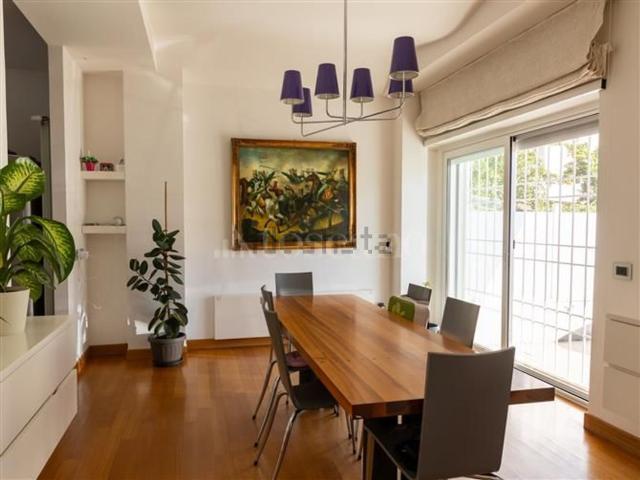 Case e ville in vendita di 216 m² in Viale XXI Aprile