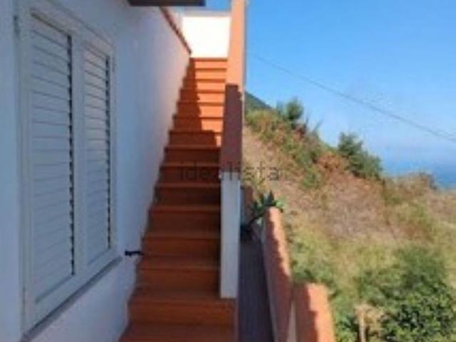 Case e ville in vendita di 216 m² in Contrada Galbato, 26