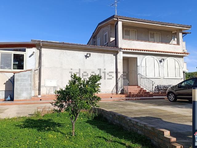 Case e ville in vendita di 217 m² in Via Degli Stabilimenti, 4