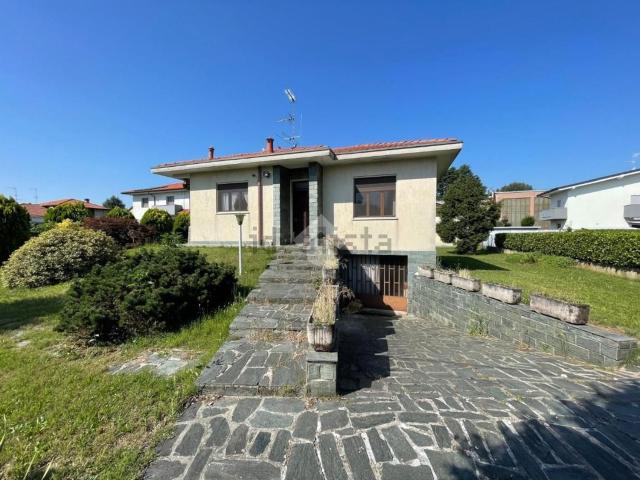 Case e ville in vendita di 217 m² in Via San Grato, 59