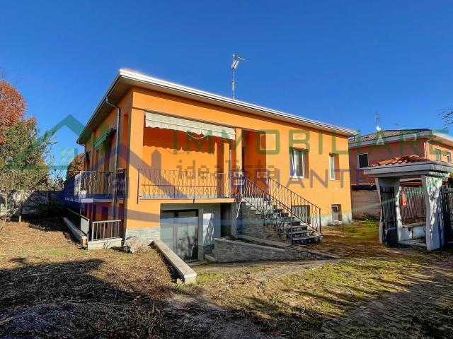 Case e ville in vendita di 217 m² in Via Reno
