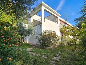 Case e ville in vendita di 218 m²