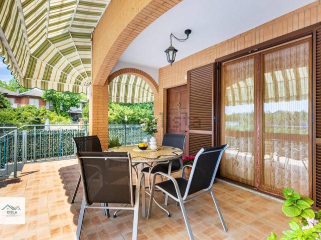 Case e ville in vendita di 218 m² in Via Gorizia