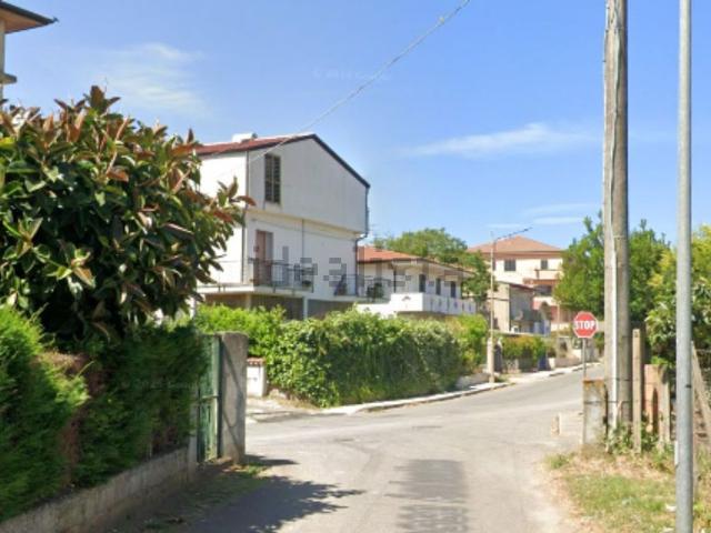 Case e ville in vendita di 218 m² in Largo Madonna del Rosario