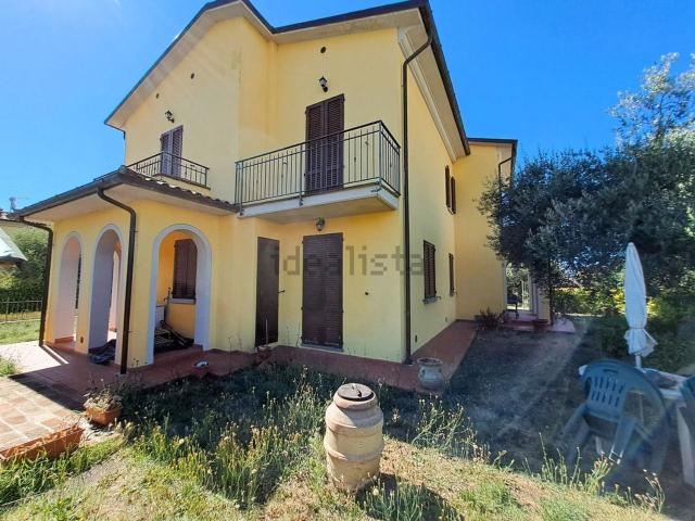 Case e ville in vendita di 219 m²
