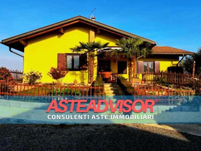 Case e ville in vendita di 219 m² in Via Amendola, 32