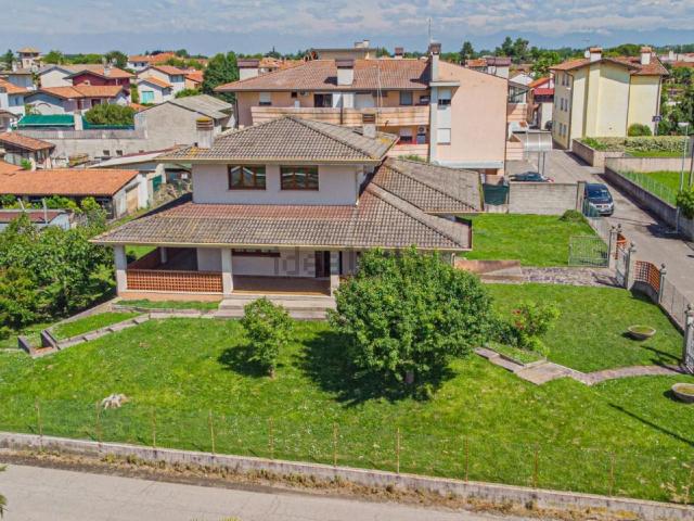 Case e ville in vendita di 219 m² in Via Armando Diaz, 1