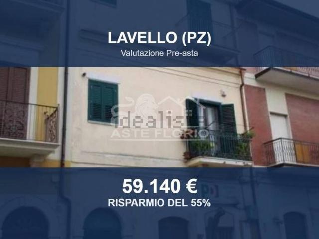 Case e ville in vendita di 219 m² in Via Giuseppe Garibaldi, 78