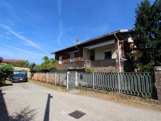 Case e ville in vendita di 203 m² in Corso Endine, 8