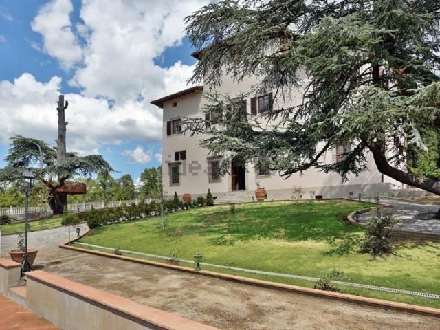 Case e ville in vendita di 2200 m² in Via dello Stracchino