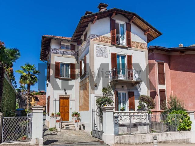 Case e ville in vendita di 220 m²