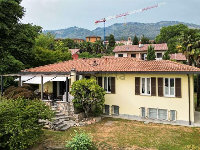 Case e ville in vendita di 220 m²