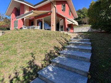 Case e ville in vendita di 220 m²