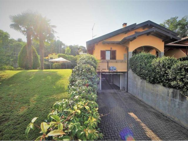 Case e ville in vendita di 220 m²