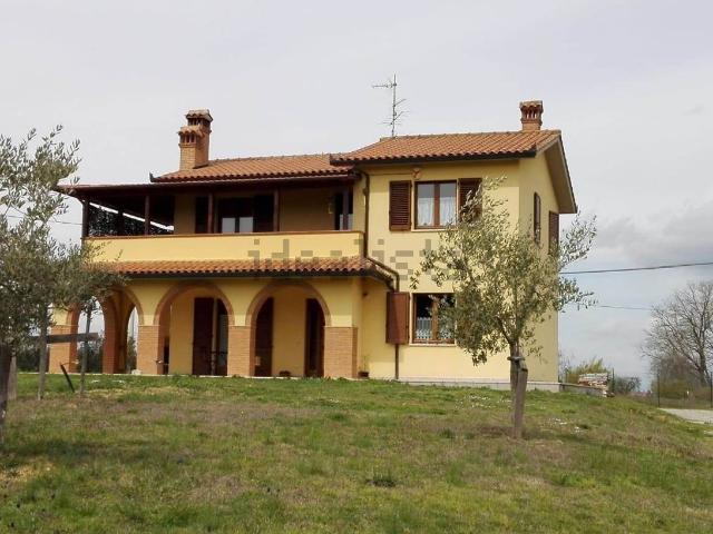 Case e ville in vendita di 220 m²