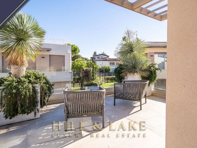 Case e ville in vendita di 220 m² in Via Todeschino