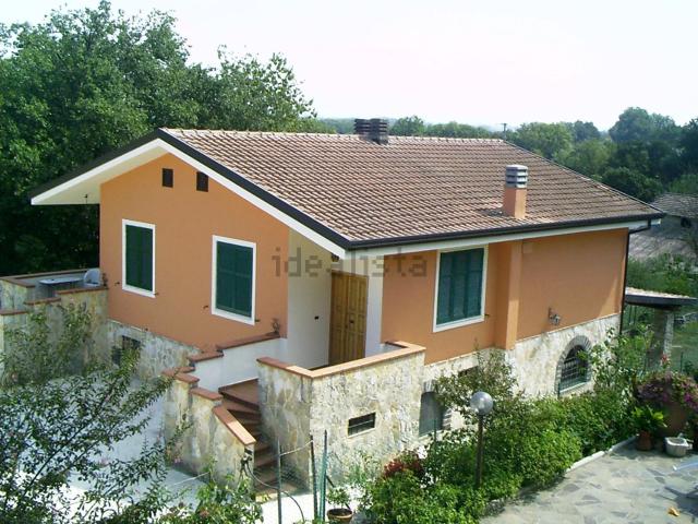 Case e ville in vendita di 220 m²
