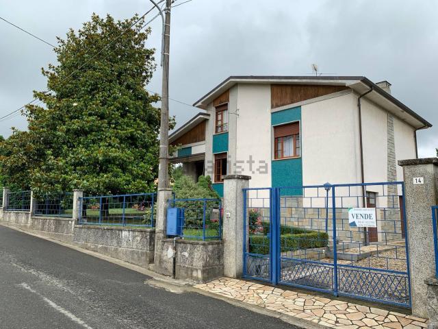 Case e ville in vendita di 220 m²