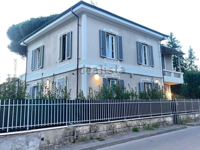 Case e ville in vendita di 220 m²