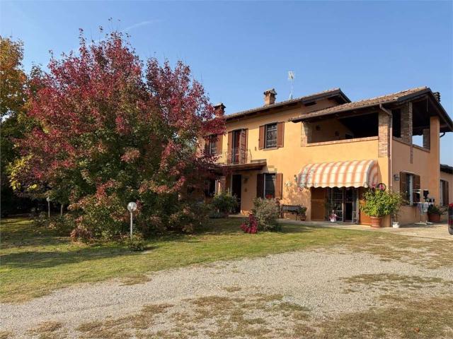 Case e ville in vendita di 220 m²