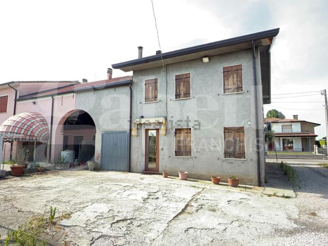 Case e ville in vendita di 220 m²