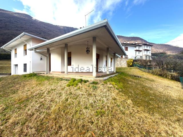 Case e ville in vendita di 220 m²